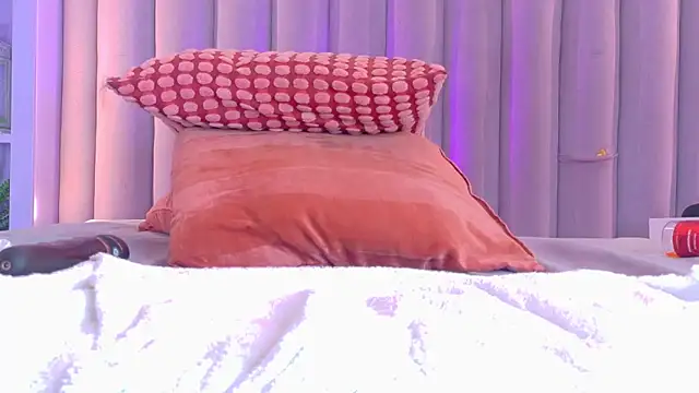 Meganlove__ webcam