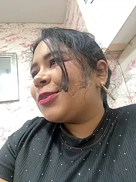 AriaMoonnn webcam