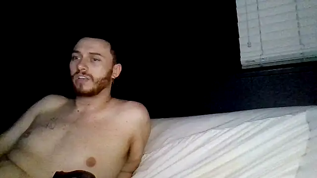 Cloudyydayzz webcam
