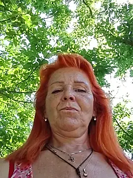 CassandraSandra44 live cam on StripChat