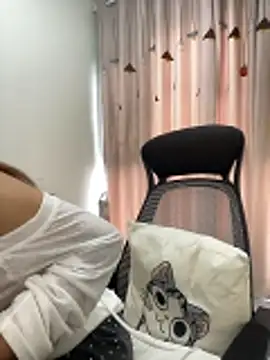 Liliya-77 webcam