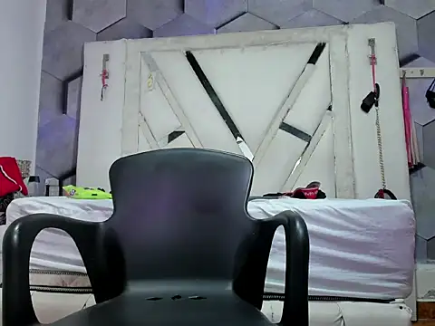 GoldenBoyM webcam
