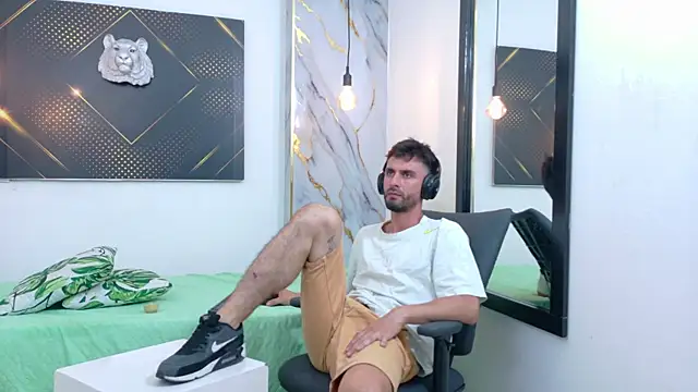 KingOfTemptation webcam