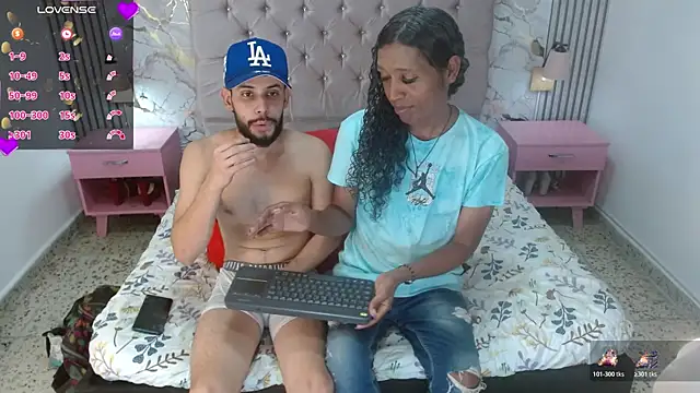 Mia_Hiills webcam