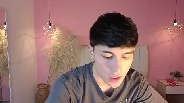 ryan_valentino webcam