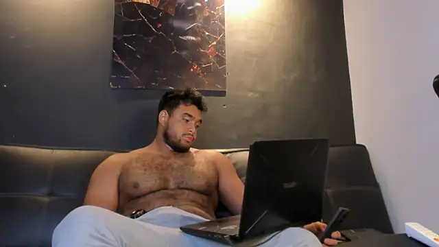Big_furry_bear13 webcam