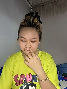 Almira6868 webcam