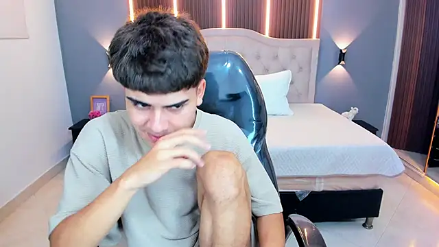 Tommy18__ webcam
