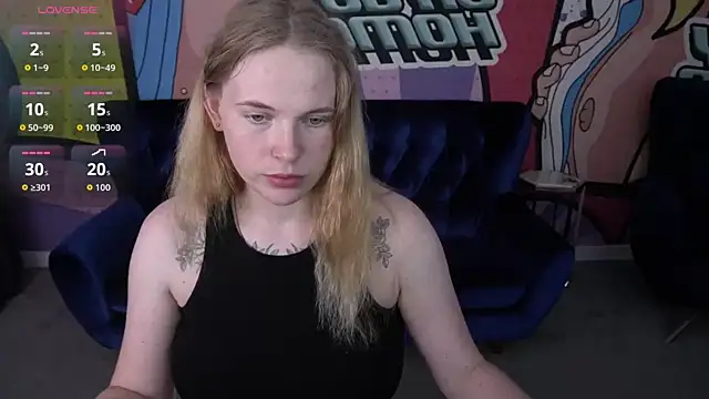 NikkyReyyy webcam