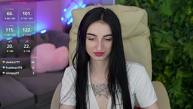 EmilyyMoon webcam
