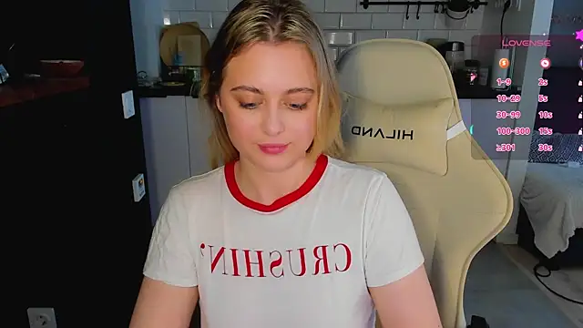 blonde_kellyy webcam