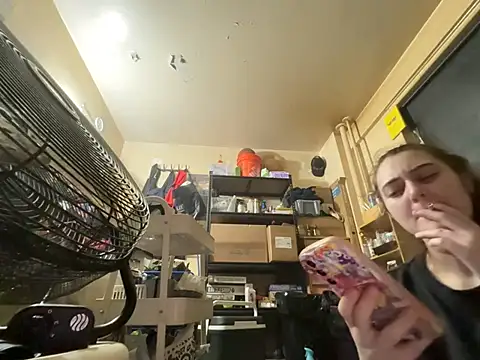 Snowbunnycake_131 live sex cam