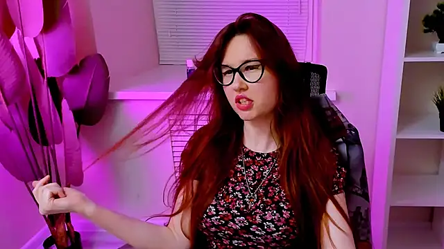CarolGiggly webcam