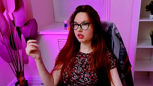 CarolGiggly webcam
