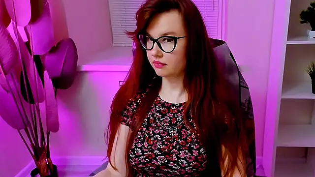 CarolGiggly webcam