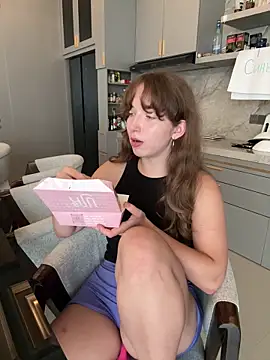 Sarahhh_xxx webcam