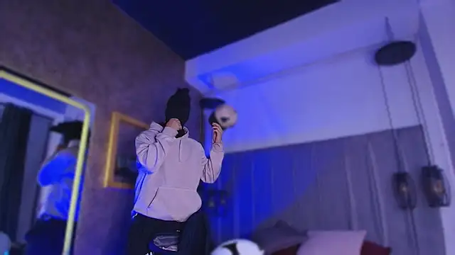 The_BossCrown webcam