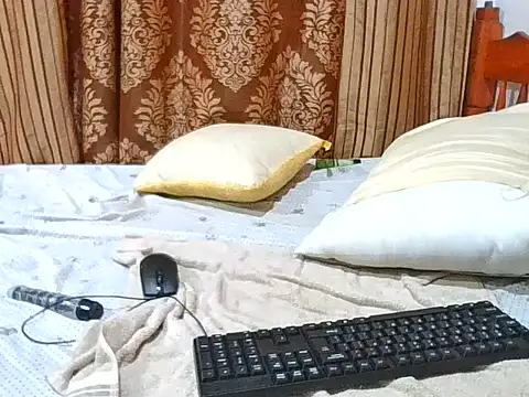 sweet_naughty webcam