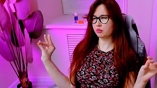 CarolGiggly webcam