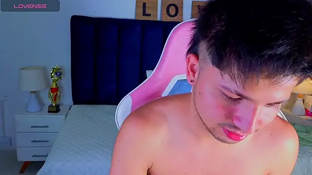 Issac_james_ webcam