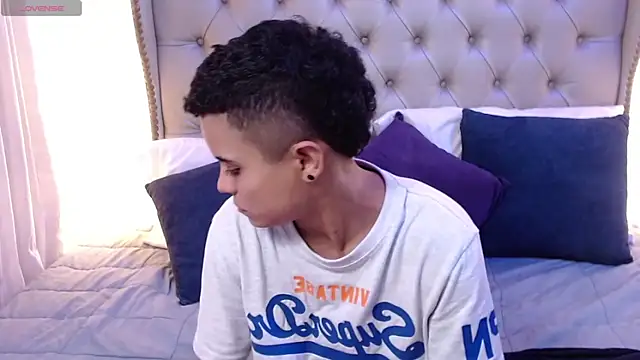 Liiamthompson webcam