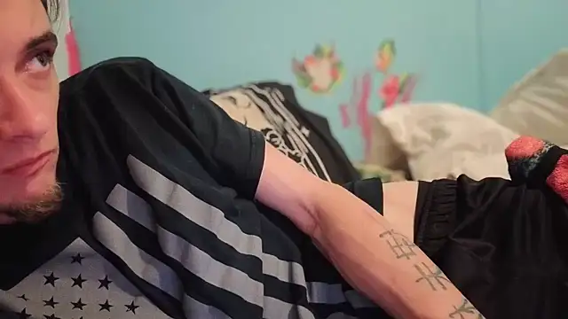 Ilovepussy1911 webcam