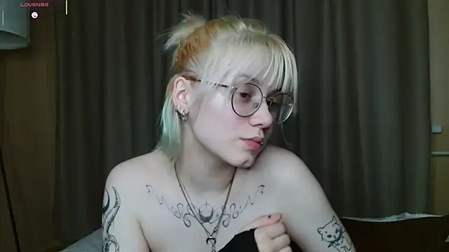KellePourier webcam