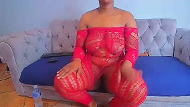 CreamyCurves webcam