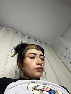 baby_akuma webcam