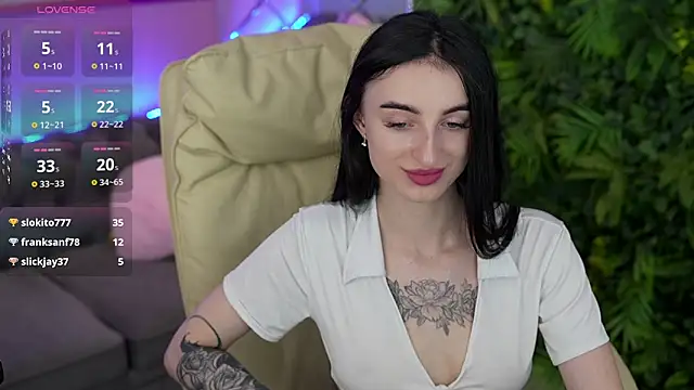EmilyyMoon webcam