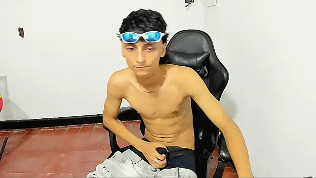 Leal_cute666 webcam