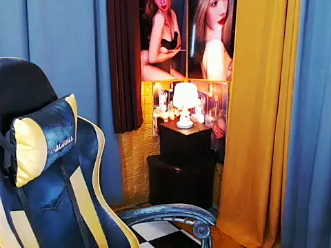 sexynaughtychristinaxx webcam