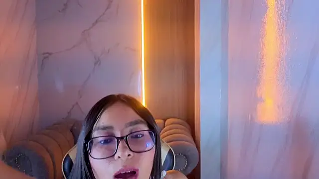 Sharon_tf webcam