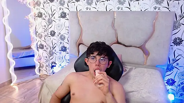 AxelNoir_tay webcam
