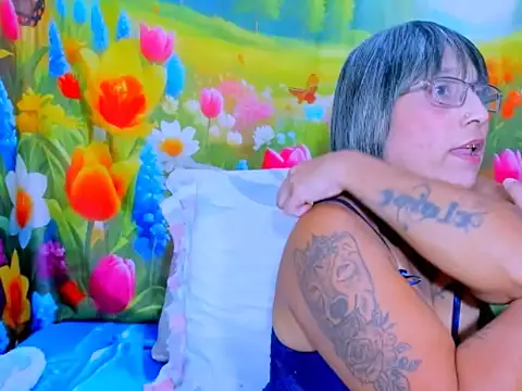 indianroxy webcam