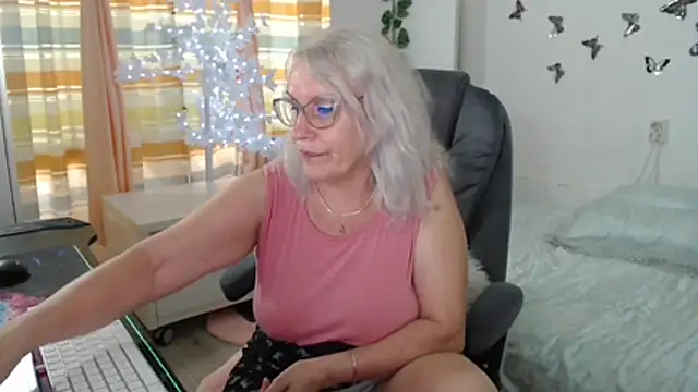 Ghertrude52 webcam