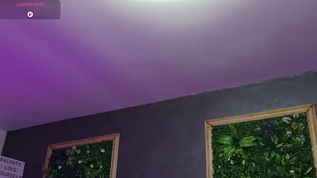 Issa_Jo webcam