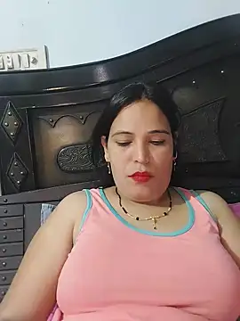 Poojabhabi101 webcam