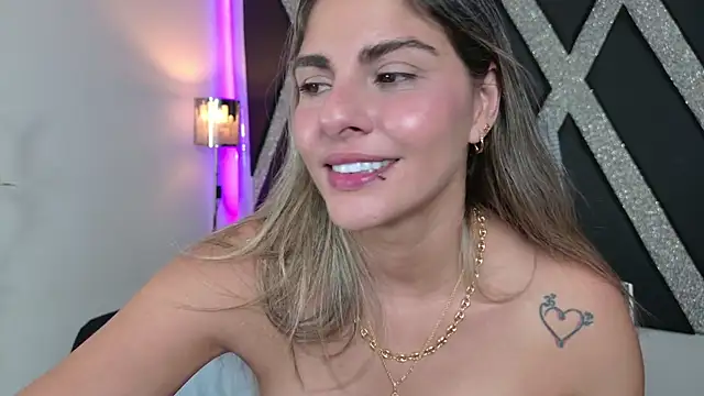 blonde_cat15 webcam