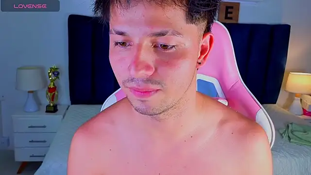Issac_james_ webcam