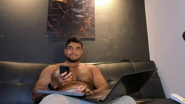 Big_furry_bear13 webcam