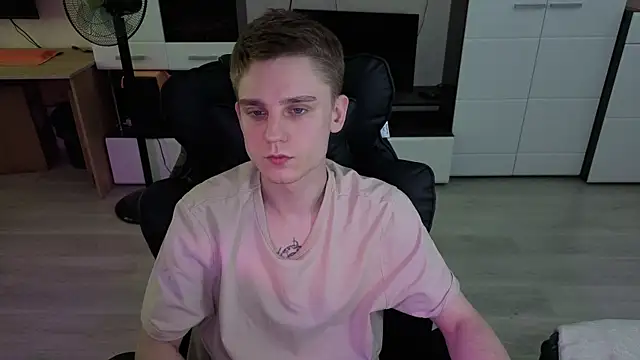 angryzan webcam