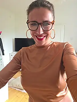 Watch Klamsine live on EroticFlix - High definition streams
