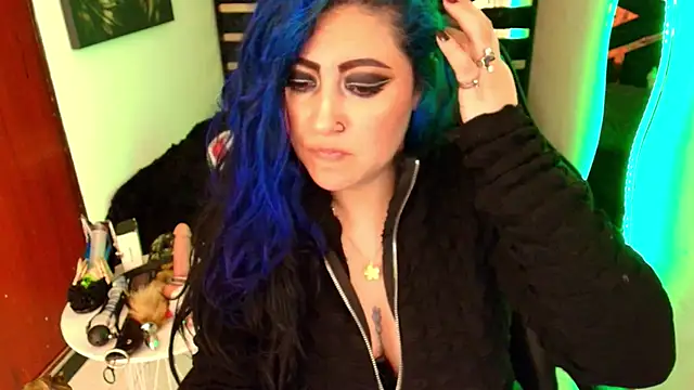 scarleth_blue webcam