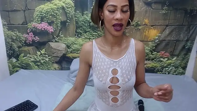 GlowGoddessxx webcam