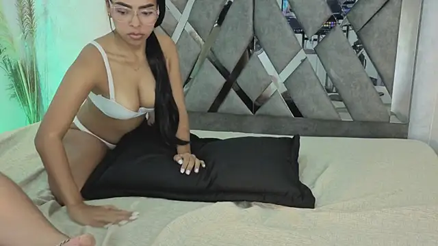 chel_seth - Chel_seth's free webcam - UK Sex Cams