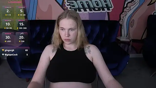 NikkyReyyy webcam