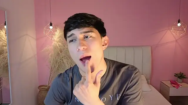 ryan_valentino - Ryan_valentino's free webcam - UK Sex Cams