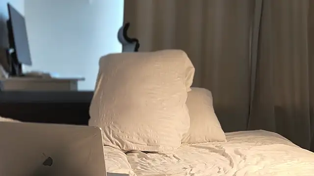 Calvin_Polanski live sex cam