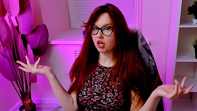 CarolGiggly webcam